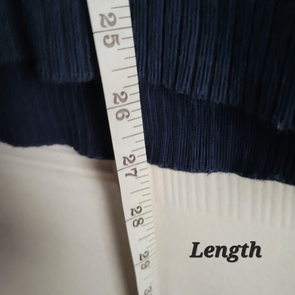 American Eagle Striped V-Neck Sweater - Picture 5 of 9